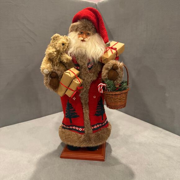 Vintage Santas Workshop Holiday Christmas Decoration Figure Doll 20\